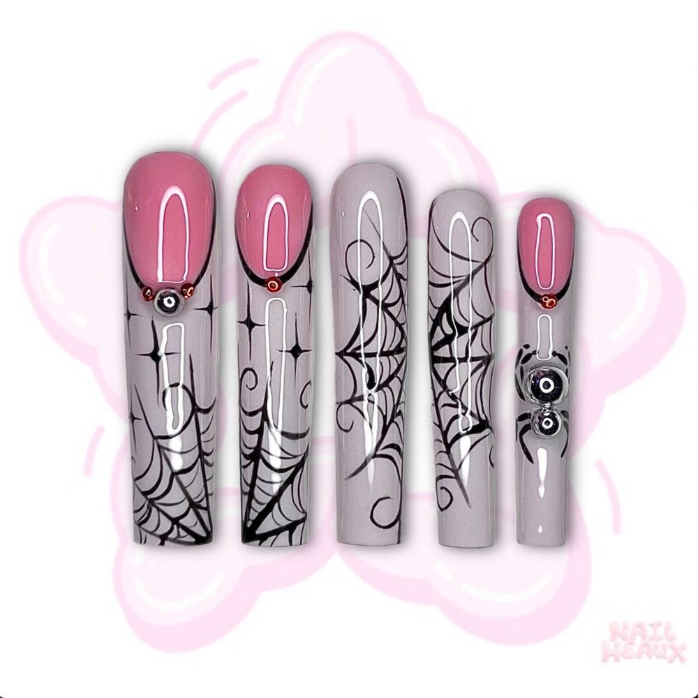 ANTIQUE WEBS 🕸️ ♡ press on nails ♡
